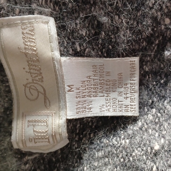 ID distinctions vintage gray silk/angora blend sweater w/embroidered flowers M - Picture 5 of 6